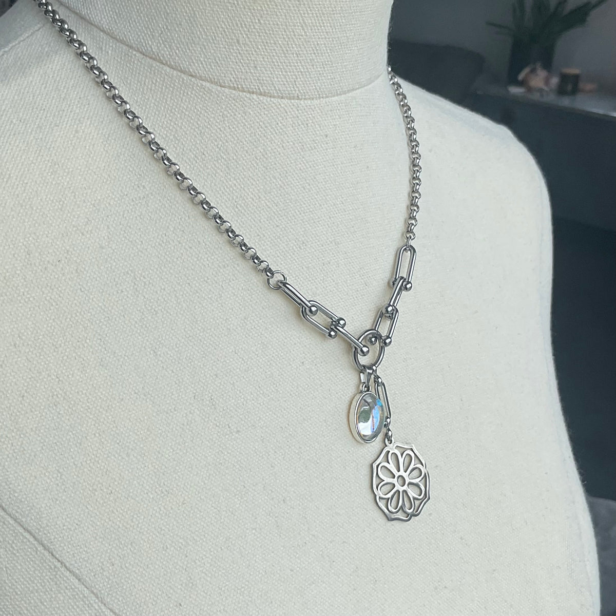 Flower / Moonstone
