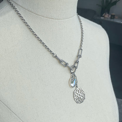 Flower / Moonstone