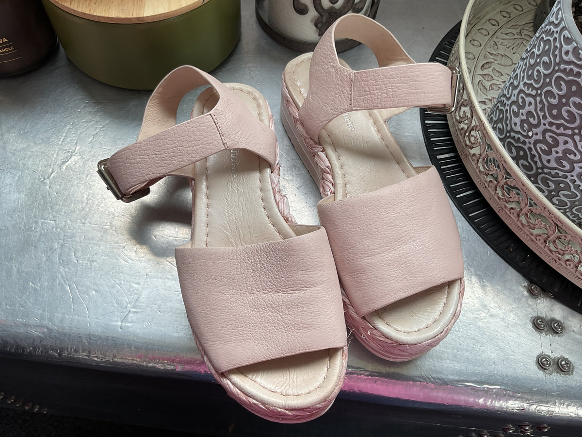 Django & Juliette sz37