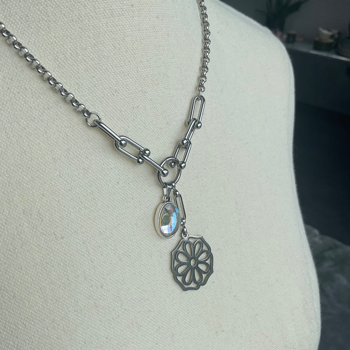 Flower / Moonstone