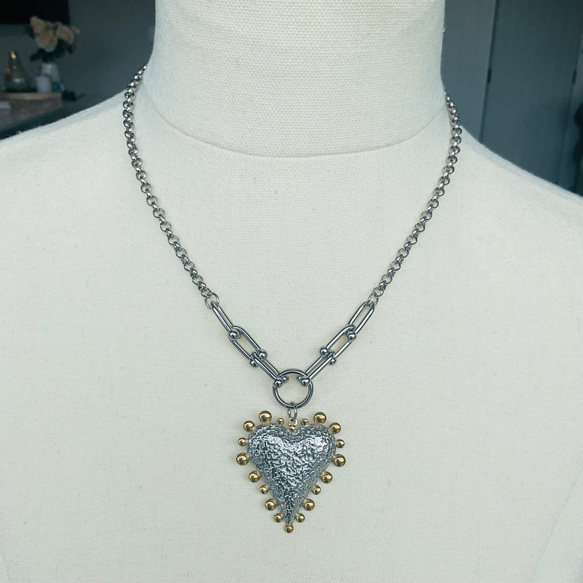 Embraced Heart - Belcher chain