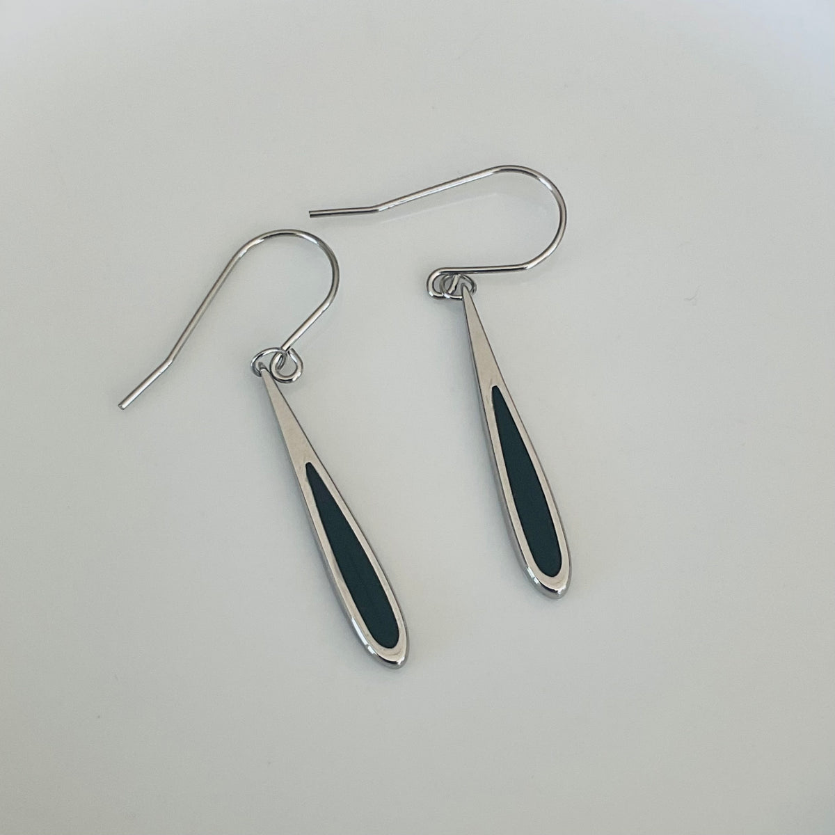 Black & silver drops